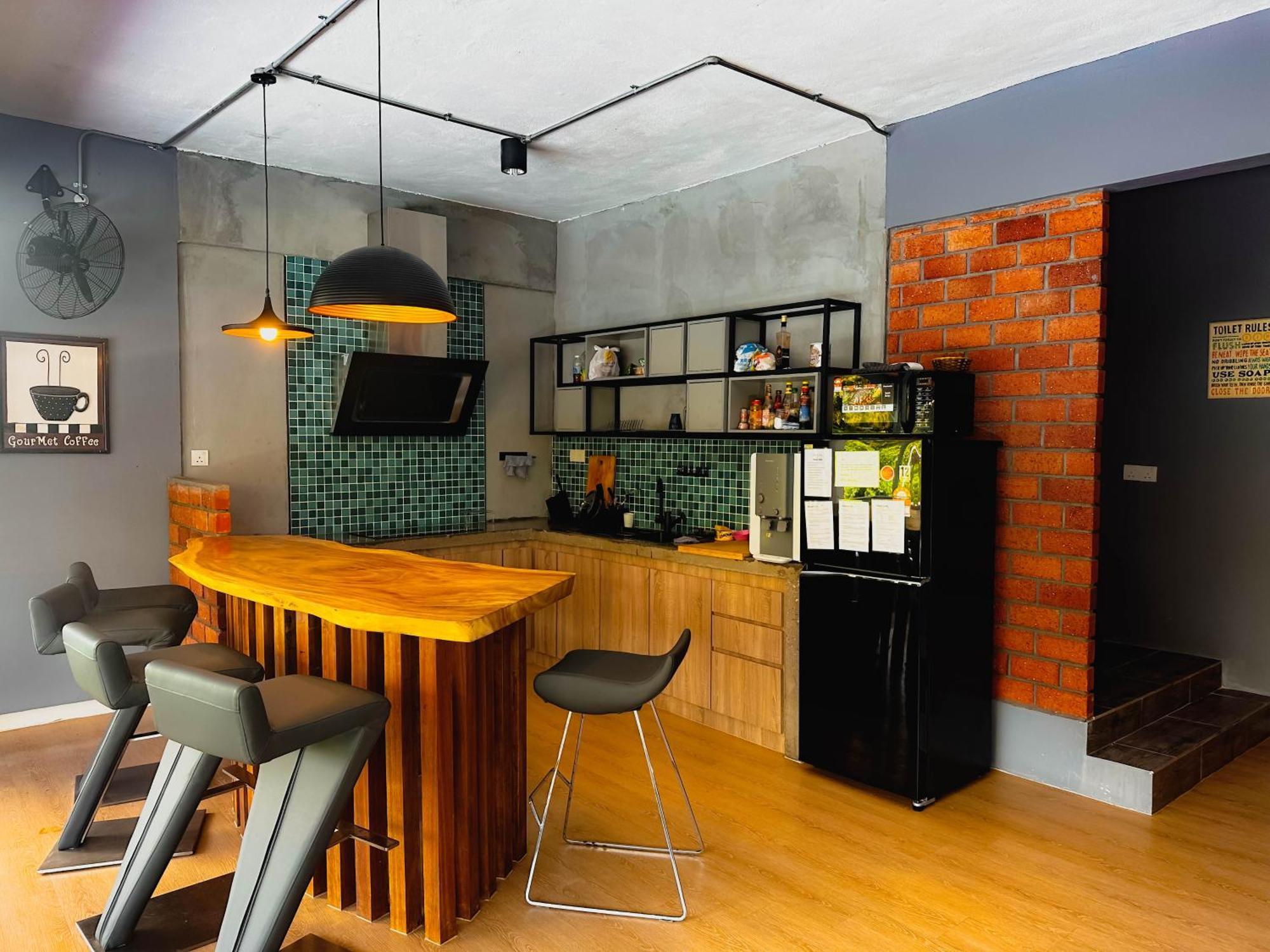 Arch Dormitorio Cenang Пантай Ченанг Екстериор снимка