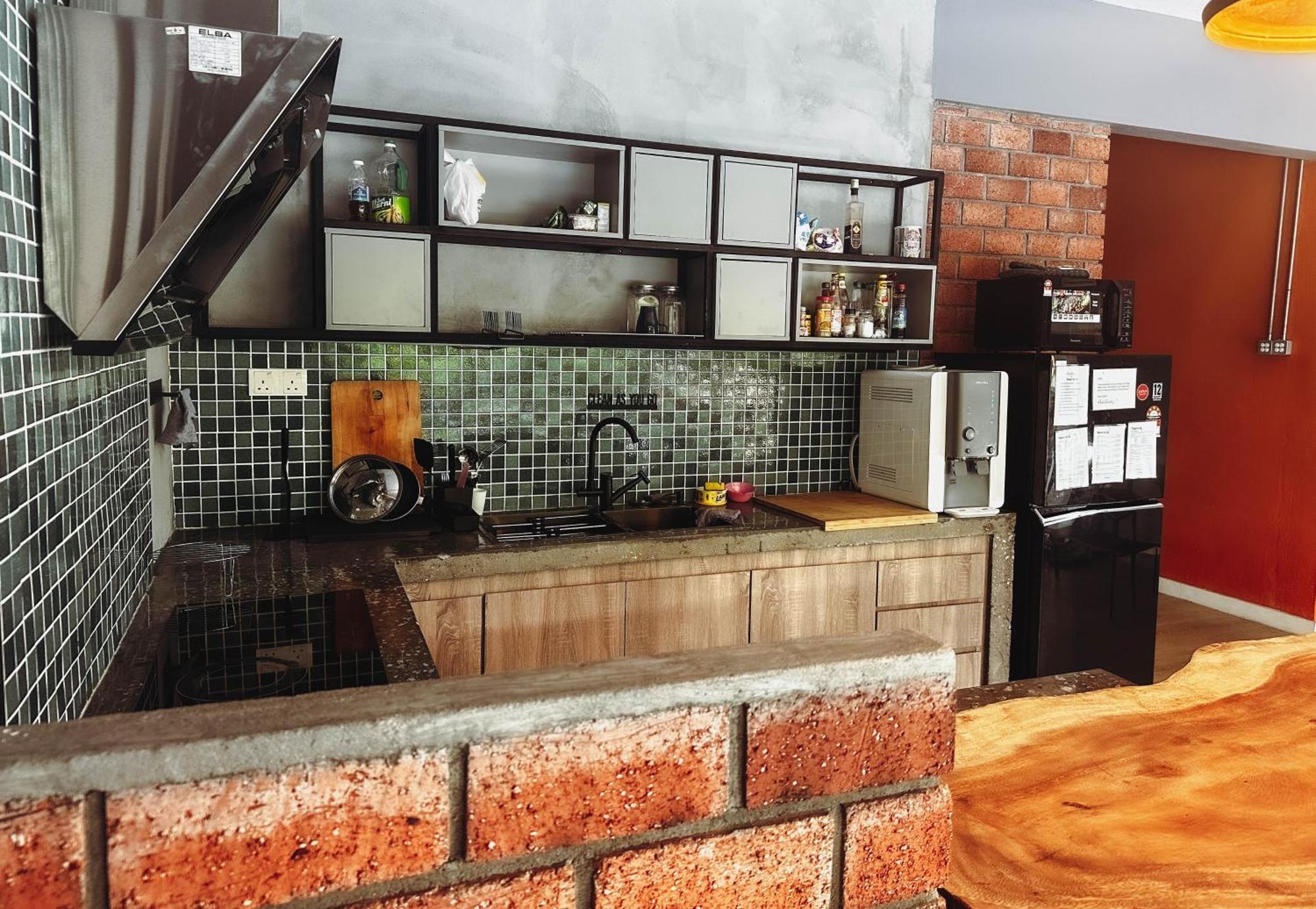 Arch Dormitorio Cenang Пантай Ченанг Екстериор снимка