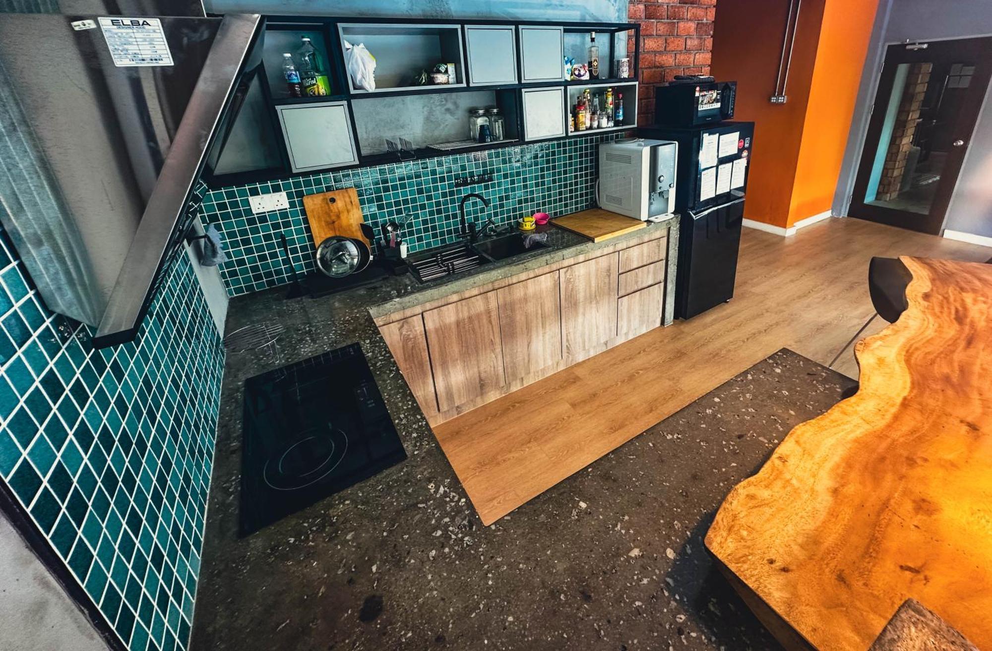 Arch Dormitorio Cenang Пантай Ченанг Екстериор снимка