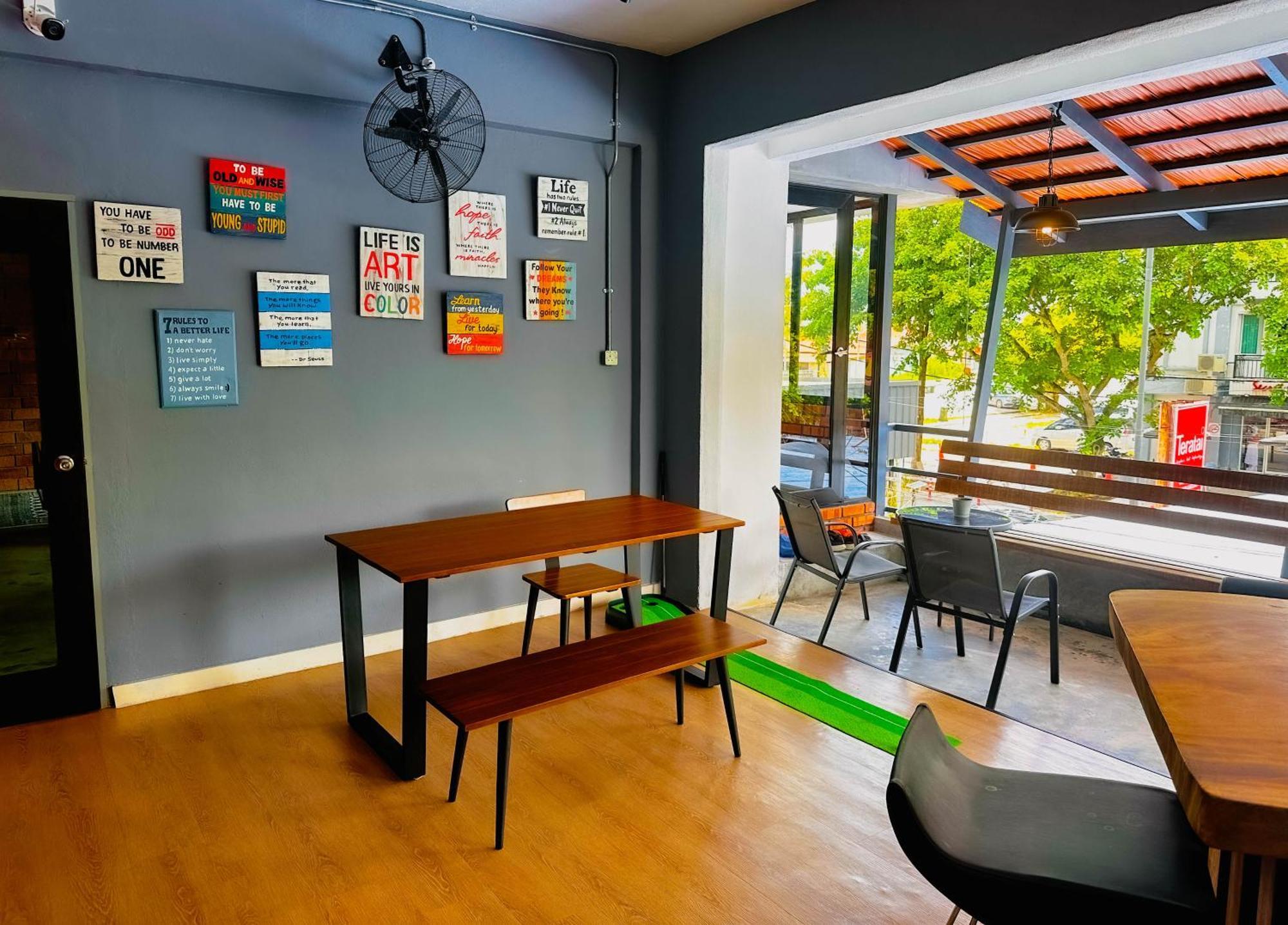 Arch Dormitorio Cenang Пантай Ченанг Екстериор снимка