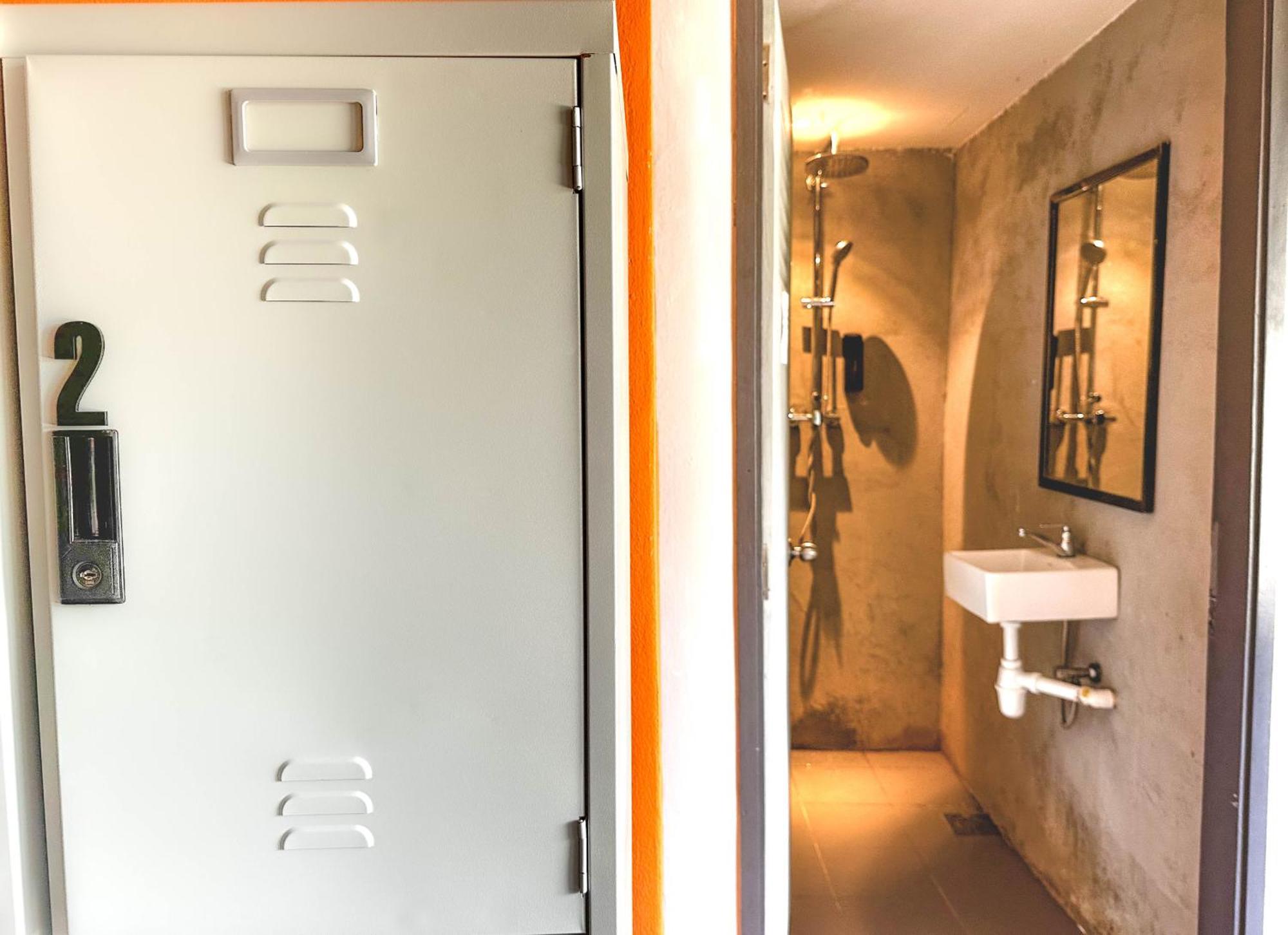 Arch Dormitorio Cenang Пантай Ченанг Екстериор снимка