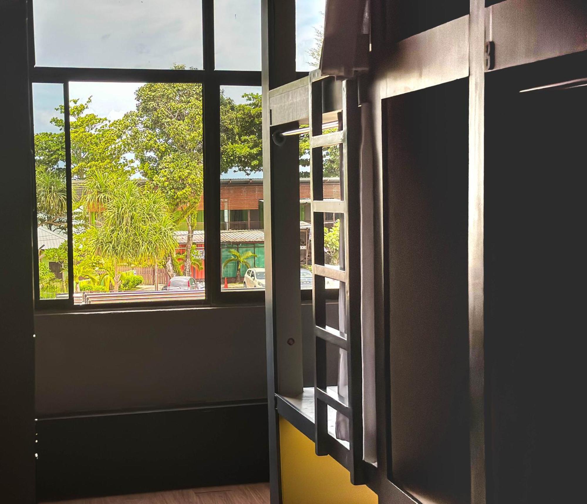 Arch Dormitorio Cenang Пантай Ченанг Екстериор снимка