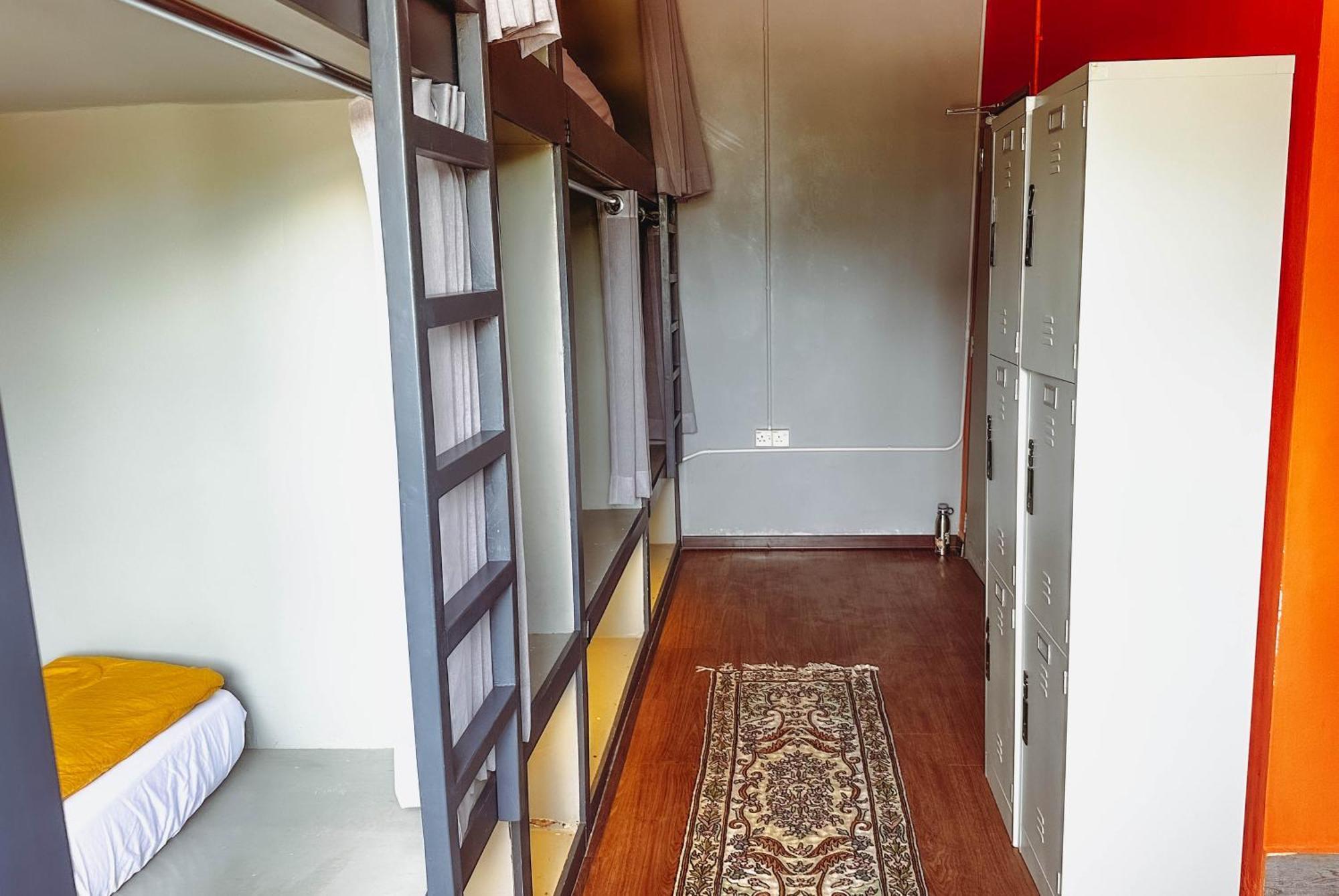 Arch Dormitorio Cenang Пантай Ченанг Екстериор снимка