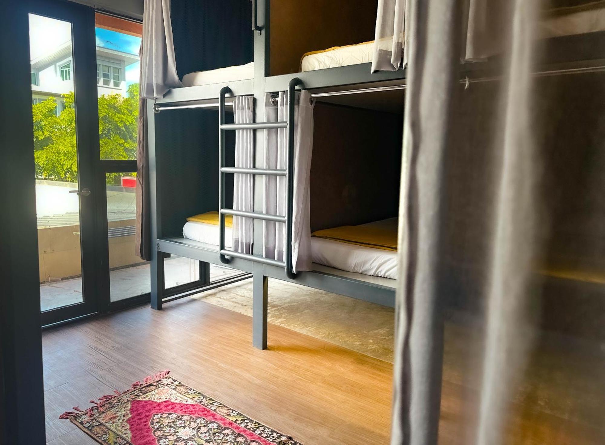 Arch Dormitorio Cenang Пантай Ченанг Екстериор снимка