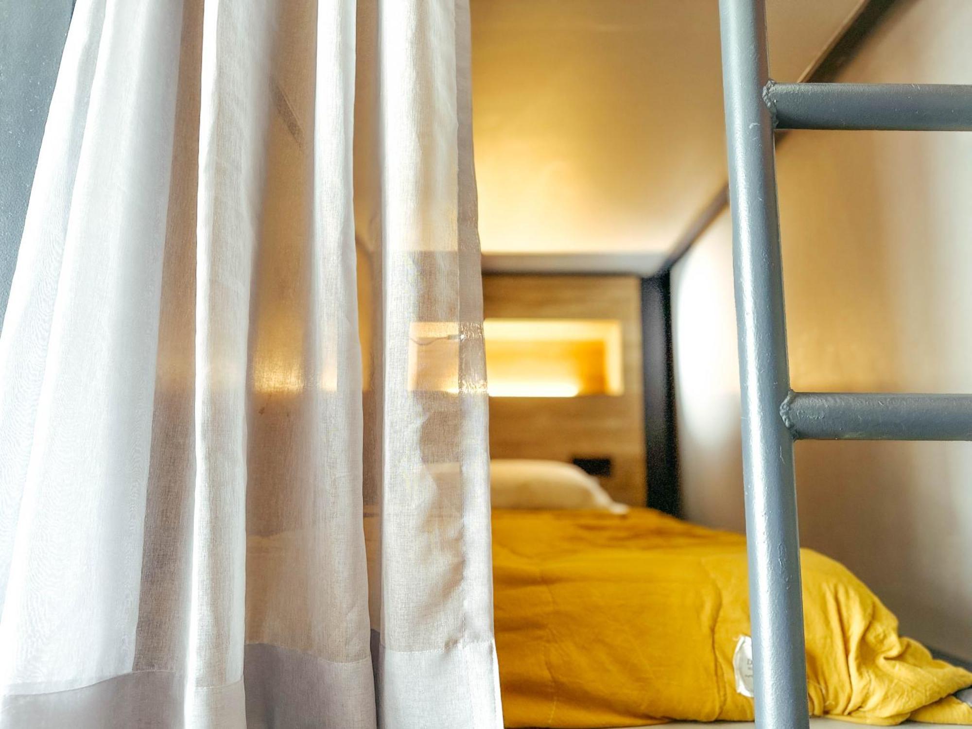 Arch Dormitorio Cenang Пантай Ченанг Екстериор снимка
