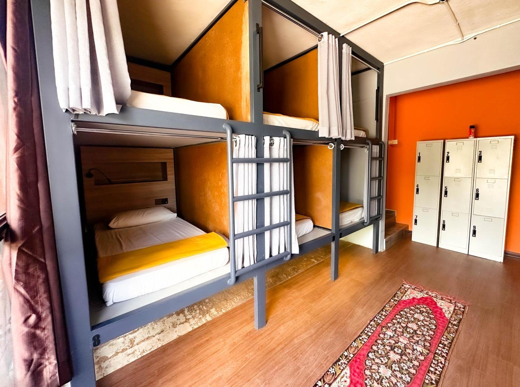 Arch Dormitorio Cenang Пантай Ченанг Екстериор снимка