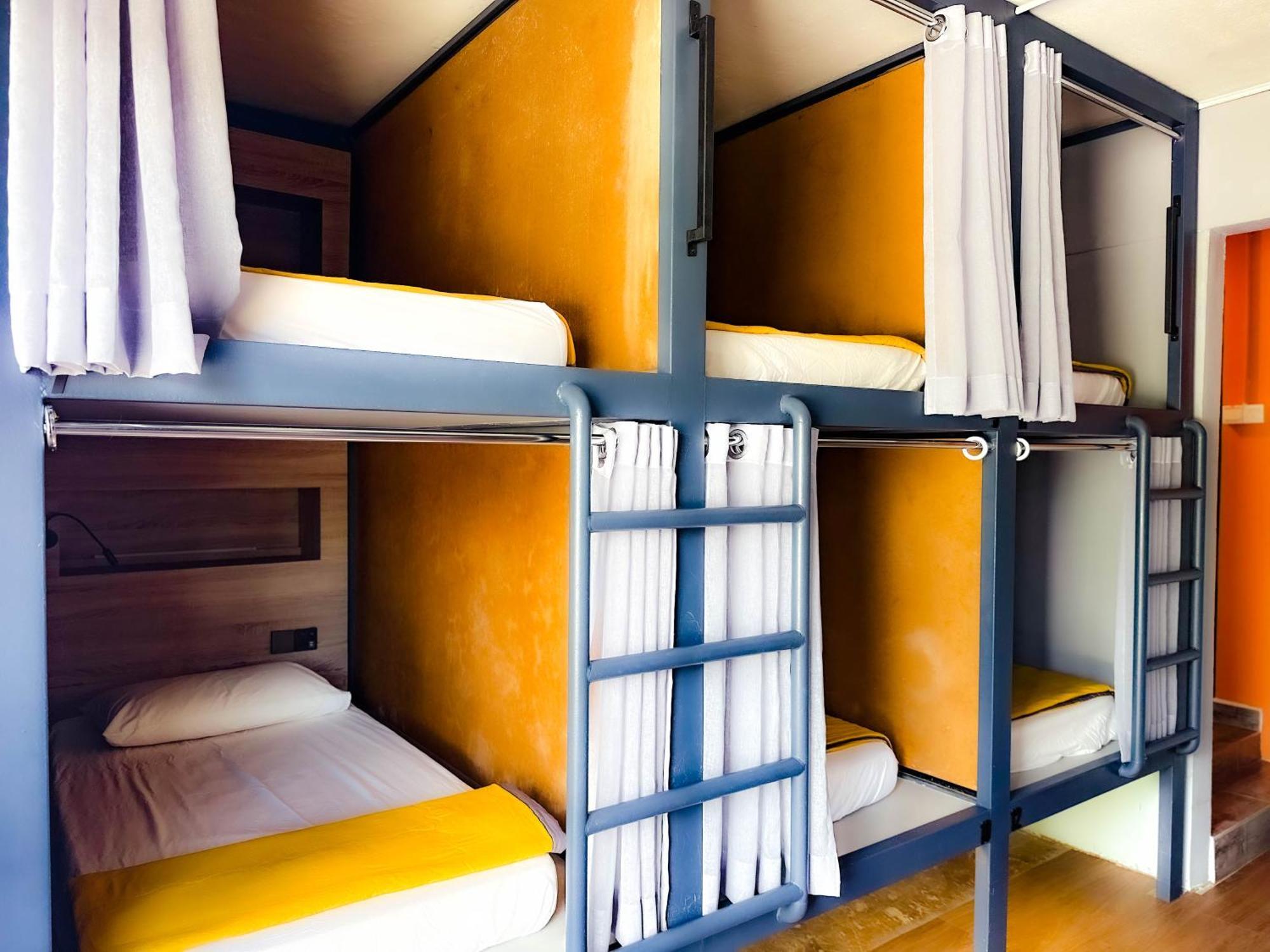Arch Dormitorio Cenang Пантай Ченанг Екстериор снимка