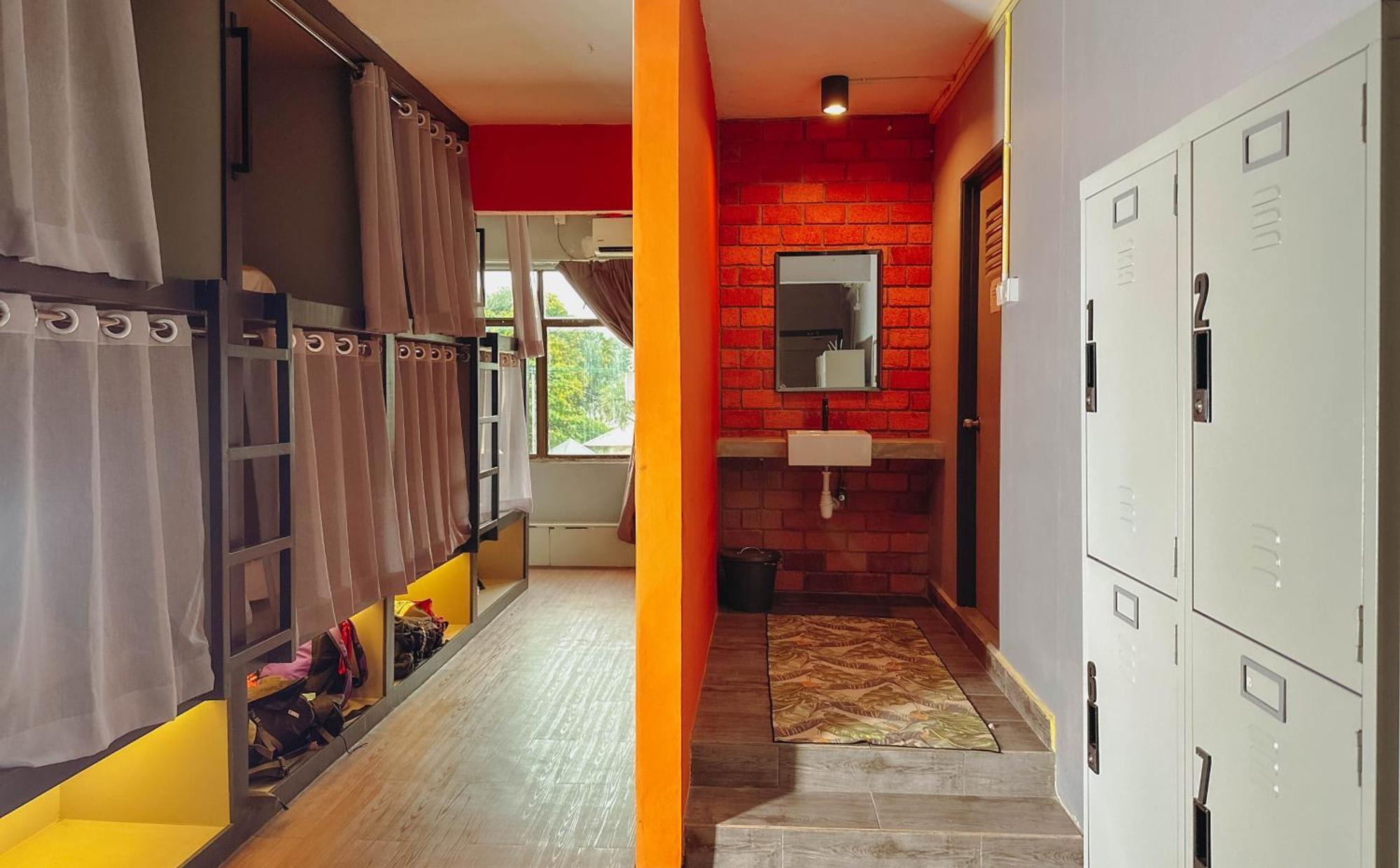 Arch Dormitorio Cenang Пантай Ченанг Екстериор снимка