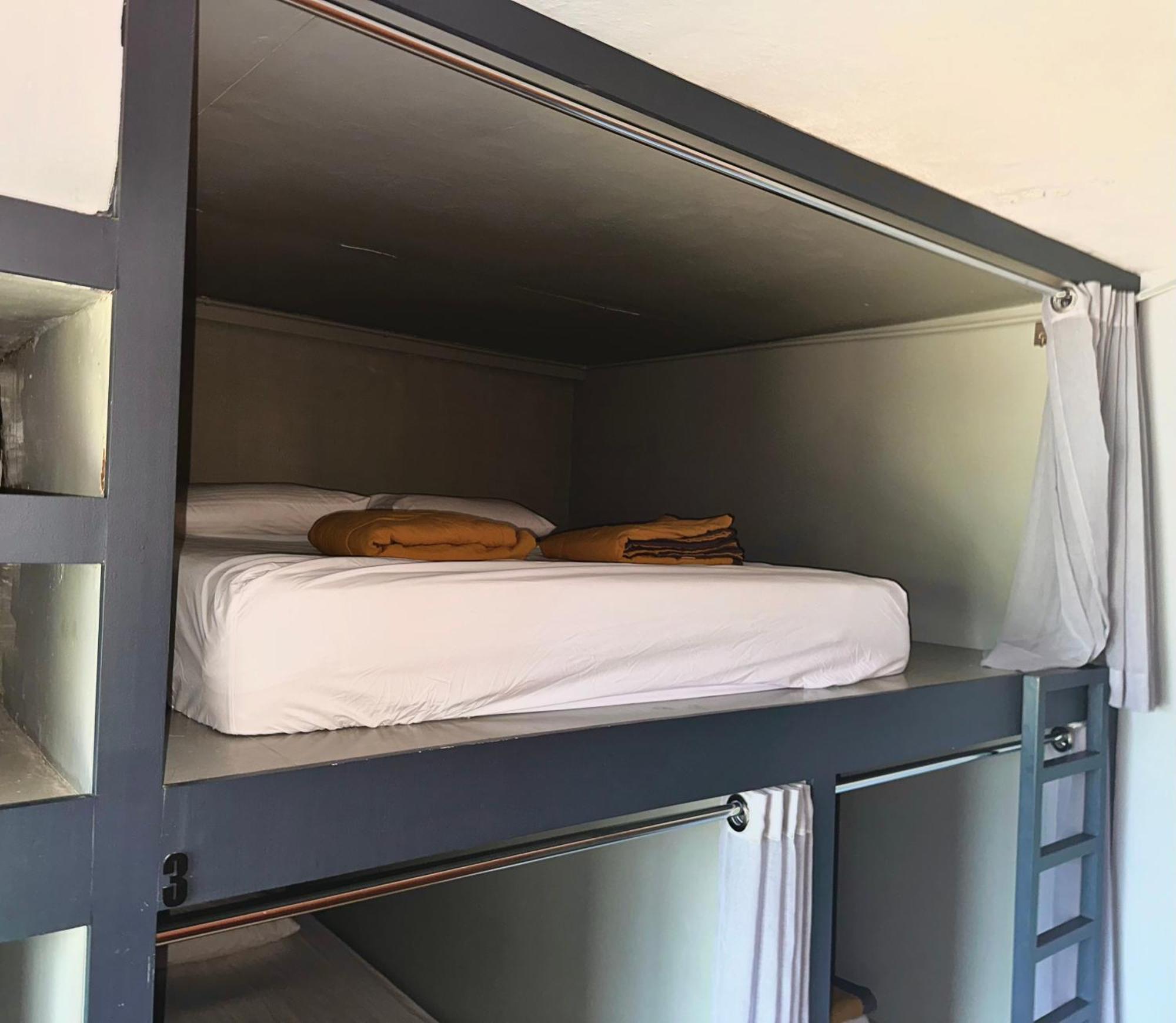Arch Dormitorio Cenang Пантай Ченанг Екстериор снимка